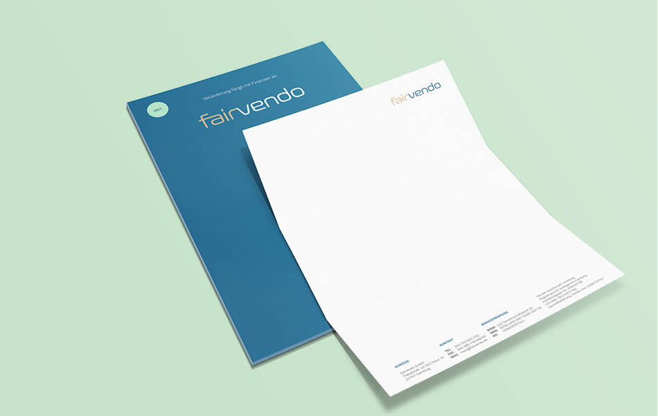 Briefpapier und Mappe im Corporate Design von Fairvendo mit modernem Logo und nachhaltiger Farbgestaltung.